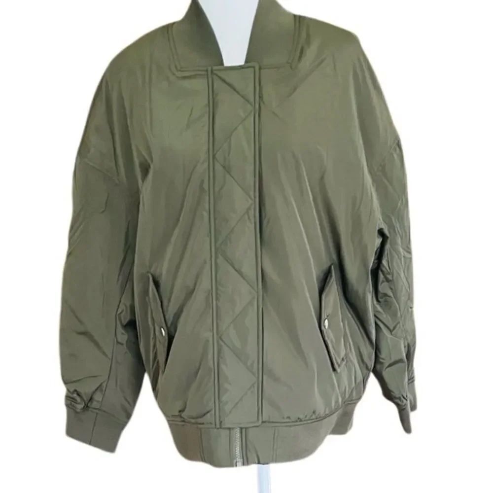 Ci Sono Cropped Bomber Jacket Olive Green ZipFront w/Snaps size Small.